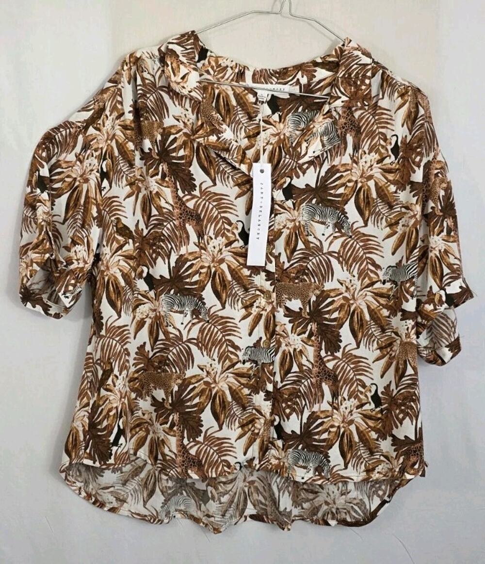 Jane Delancey Sz. L Womens Top Jungle Print Camp Button Up Zebra Cheetah Giraffe